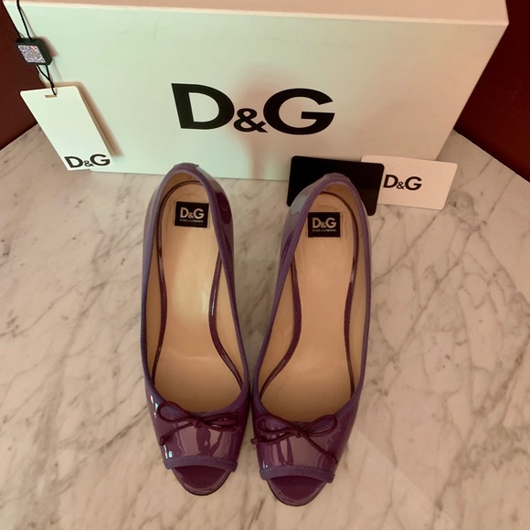 🎉HP🎉 D&G Patent Peep Toe Pumps - Picture 3 of 8